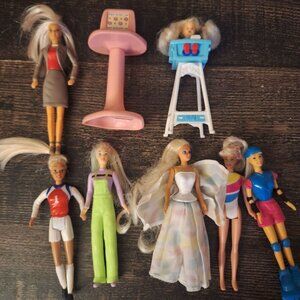 Vintage McDonalds Barbie Toy Lot Kelly Doll Business Roller Skates Happy Meal